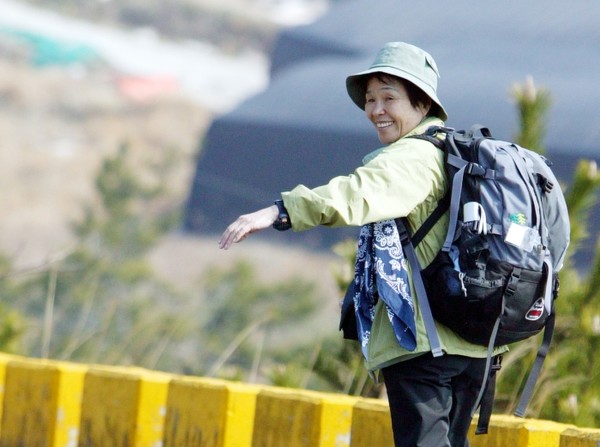 해남 땅끝마을을 출발하며. 큰 아들이 찍어 준 이 사진은 이후 책 표지로 쓰였다.