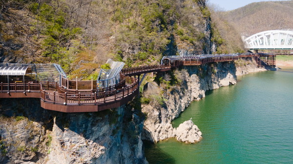 단양강 잔도 (사진제공 단양군청)