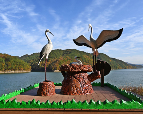 옥천군, 향수호수길 전경. 옥천군 제공.