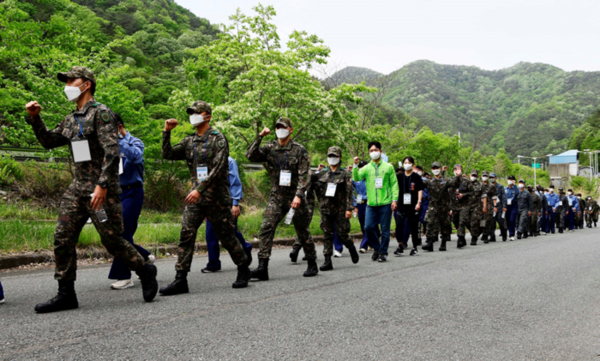 해군 3함대, 민·군·경 합동 백의종군로 걷기 행사.