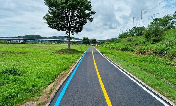 나주 영상강 둔치 자전거길. 나주시 제공